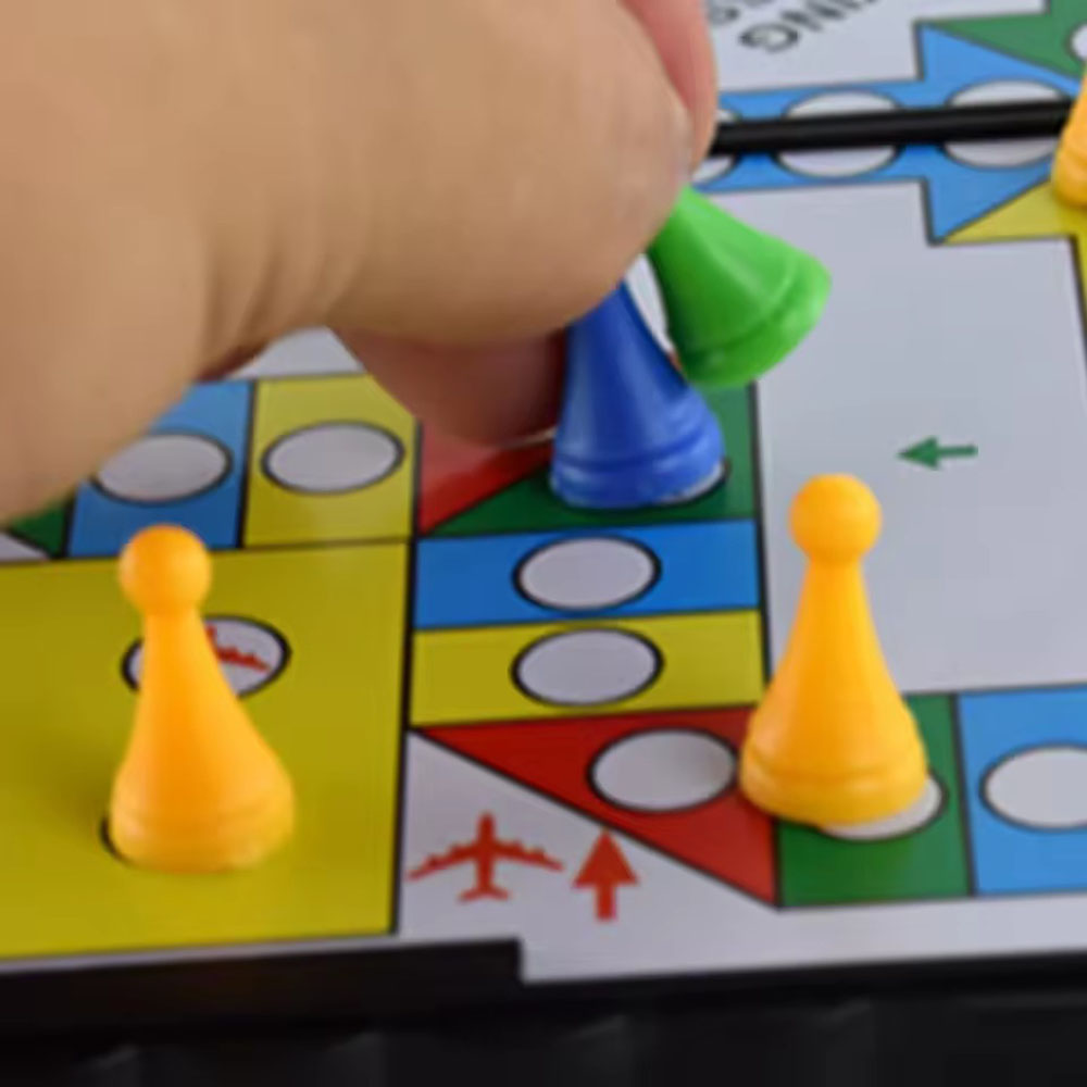 Foldable magnetic flying chess - đánh giá và giá Board Game Ludo
